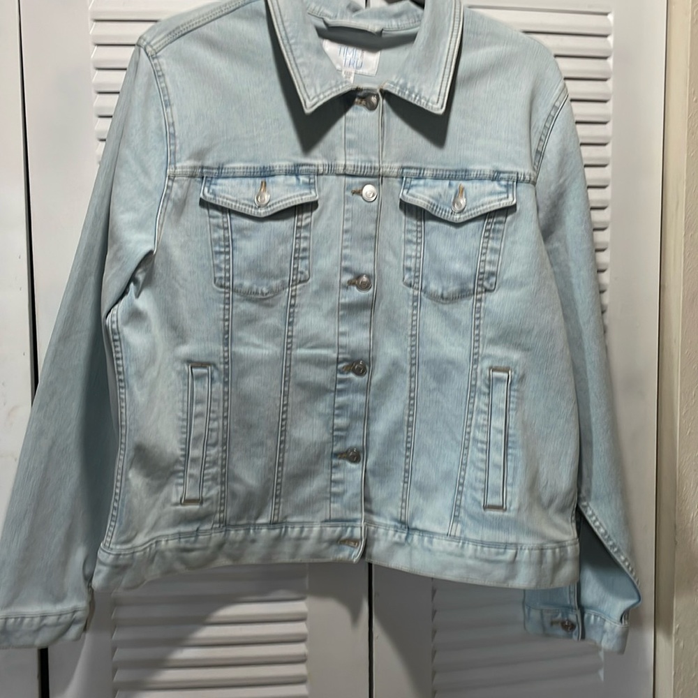 TIME AND TRU Denim Jacket 
Colour VINTAGE BLEACH